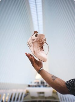 d03-Img-Sneaker.jpg